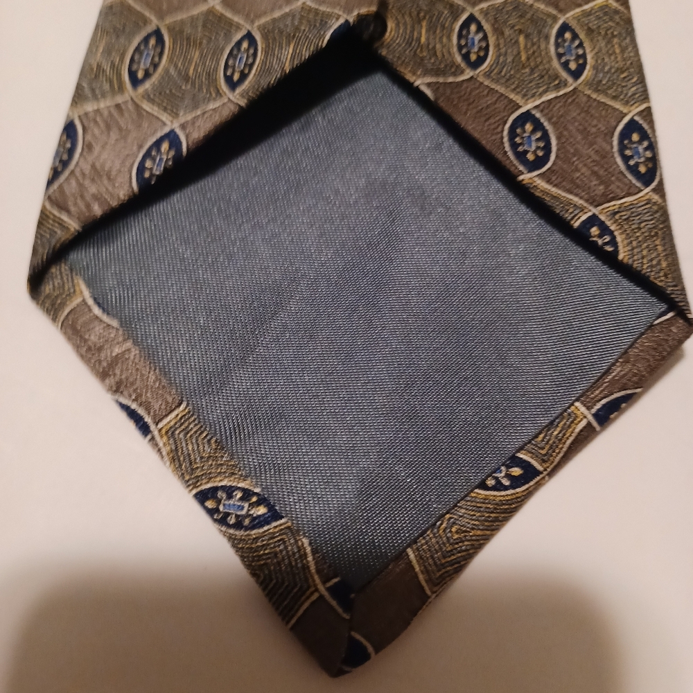 Geoffery Beene Elegant Brown Patterned Men's Silk Tie - Picture 4 of 7